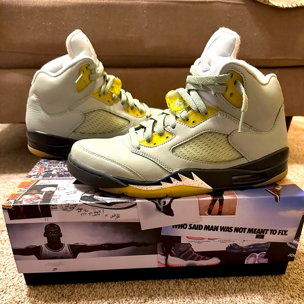 Jordan 5 Retro, Jade Horizon. Size 9.5.